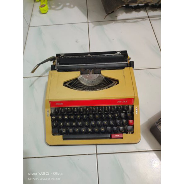 Mesin Tik Amida Kuno Jadul Antik