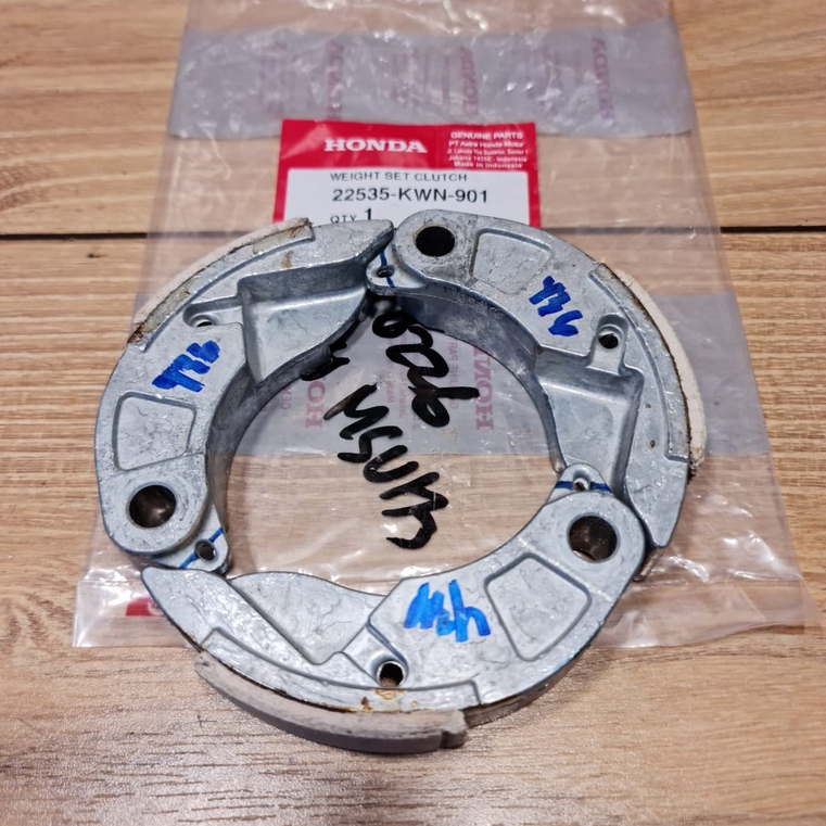 (VARIO125) HONDA ORI - SPORKET/ KAMPAS GANDA/ WEIGHT SET CLUTCH 22535KWN901