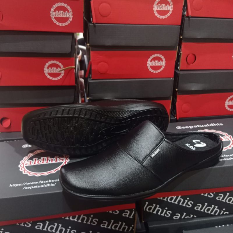 Sepatu Slip On Pria Aldeo Hitam Polos Selop Terbaru Slop Tanpa Tali Buat Jalan Santai