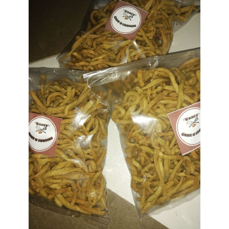 

Kue Bawang Pedas 1 Kg / Keripik Kue Bawang Pedas Gurih Renyah Enak Vancy Cakes / Kue Bawang Renyah Ready 1 Kg