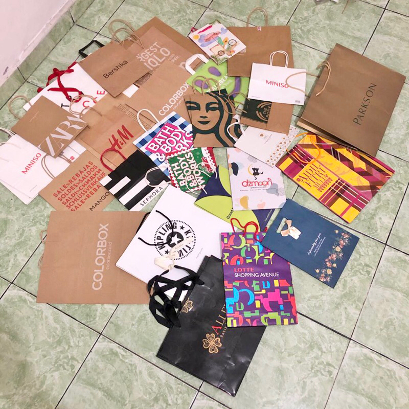 

Jual paperbag branded banyak merek