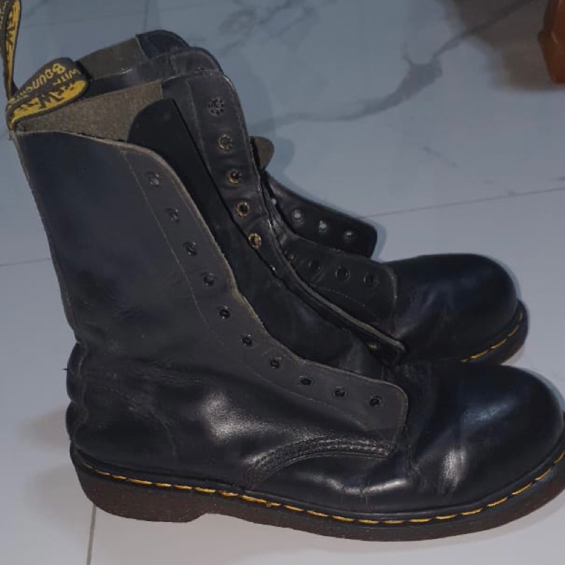 SEPATU DR MARTENS 1919