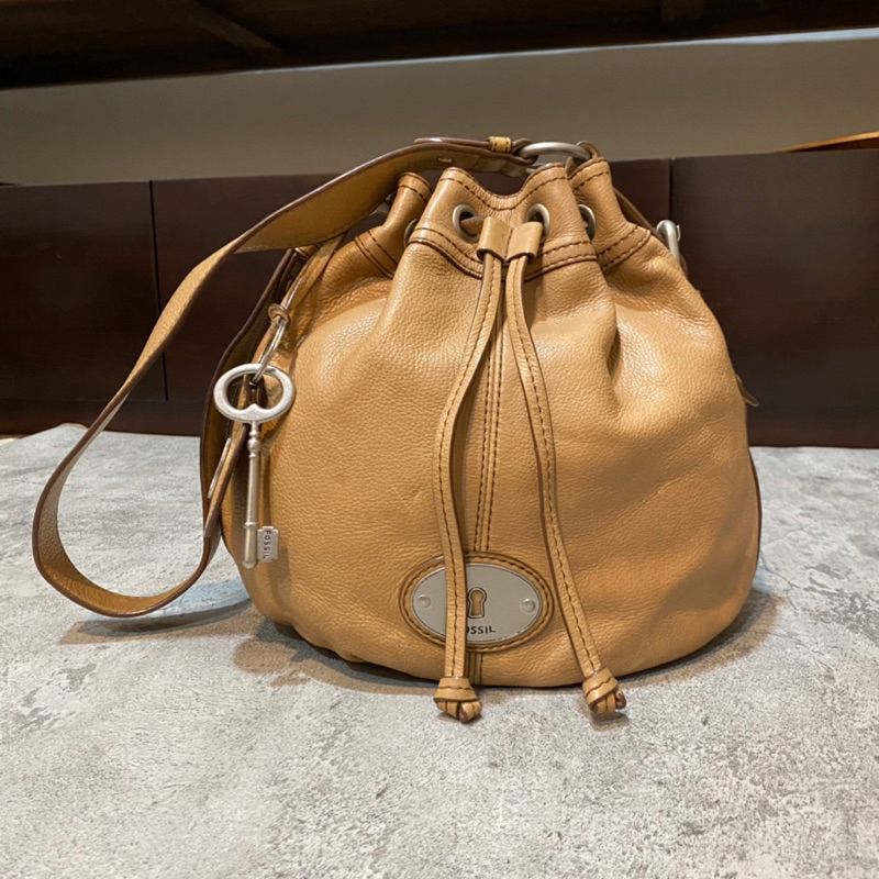 TAS FOSSIL MADDOX BUCKET BAG