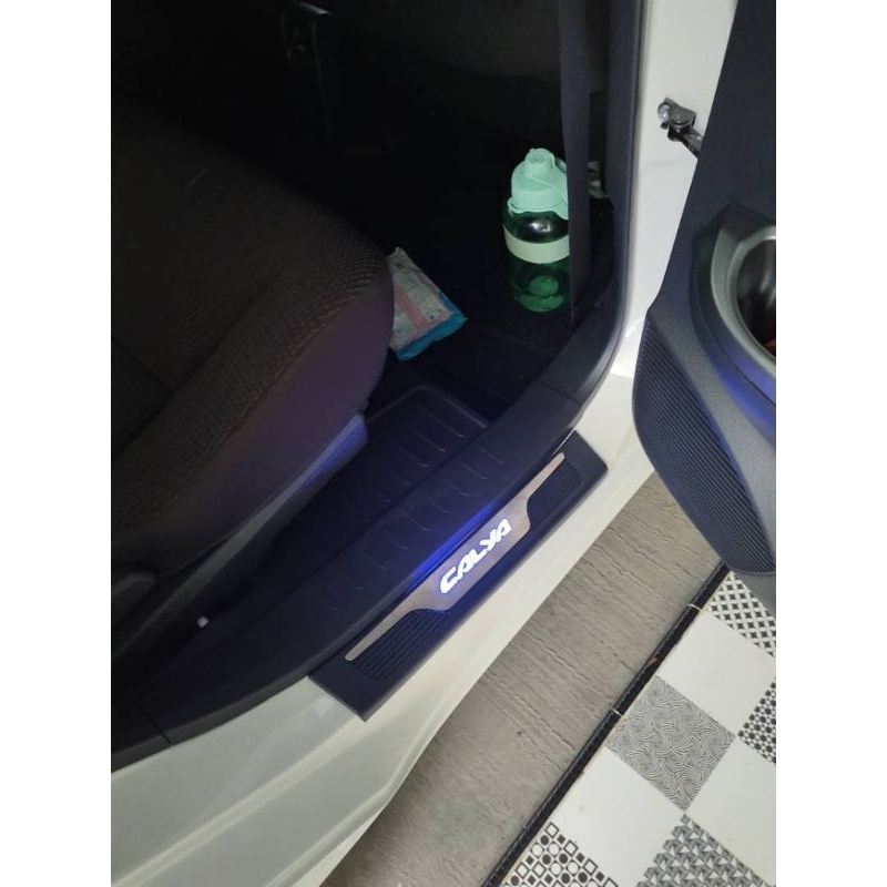 SILPLATE SILL PLATE  SAMPING PINTU TOYOTA CALYA LAMPU LED BIRU STENLIS kombinasi plastik hitam