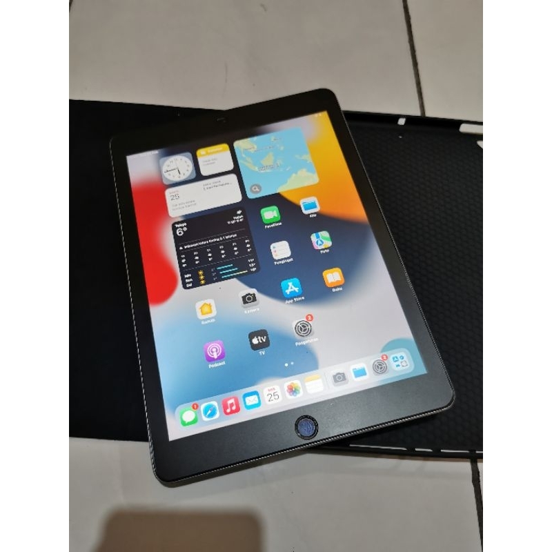 iPad 6 32GB wifi Cellular normal siap pakai