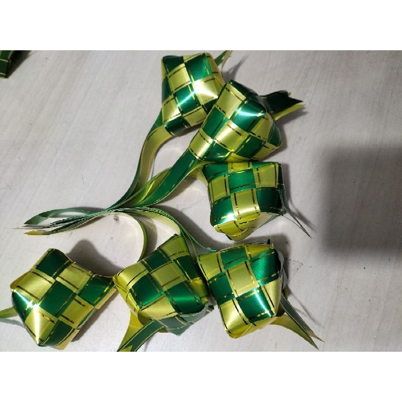 

Ketupat hiasa pita jepang UK 7 cm ketupat hempers lebaran UK BESAR isi 6