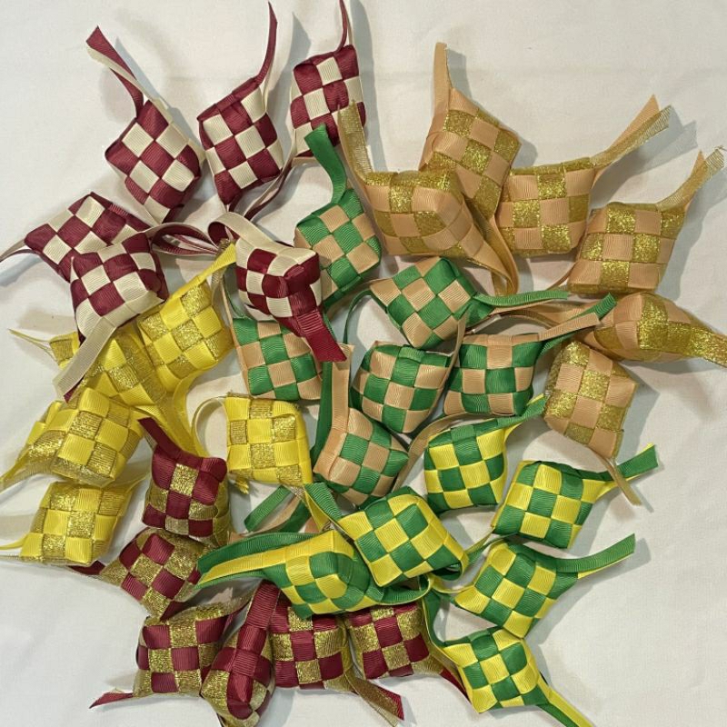 

Ketupat Pita/ Ketupat Hias Hampers/ Ketupat Idul Fitri/ Hiasan Parcel