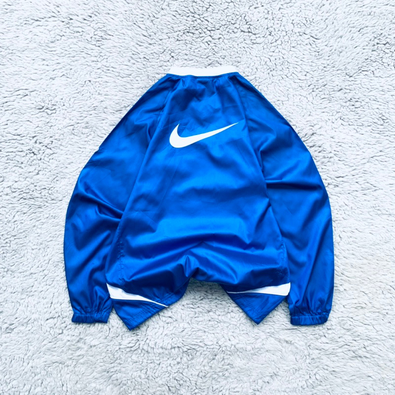 VNECK NIKE BIG SWOOSH