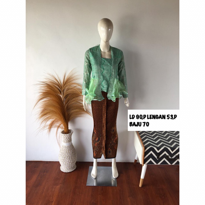 kebaya Kutubaru wardah