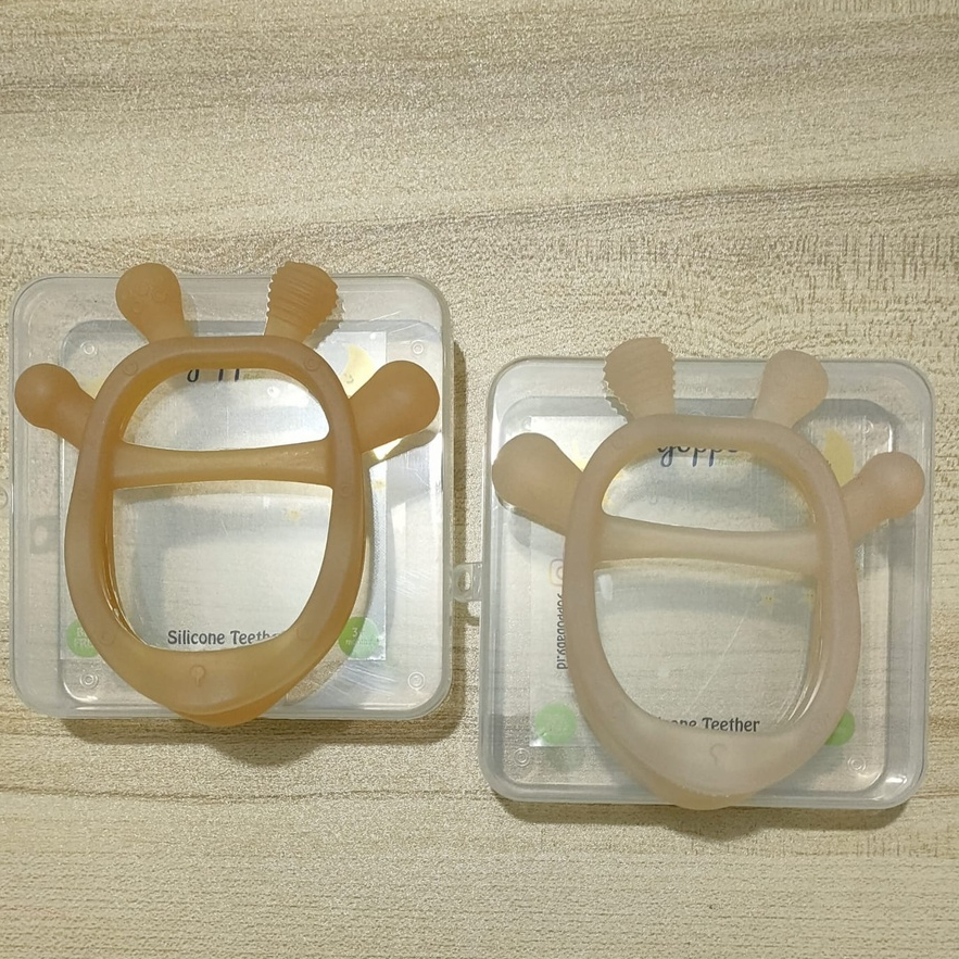 Yoppo Baby - Teether Gelang Jerapah + Case / Mainan Gigitan Bayi BPA Free