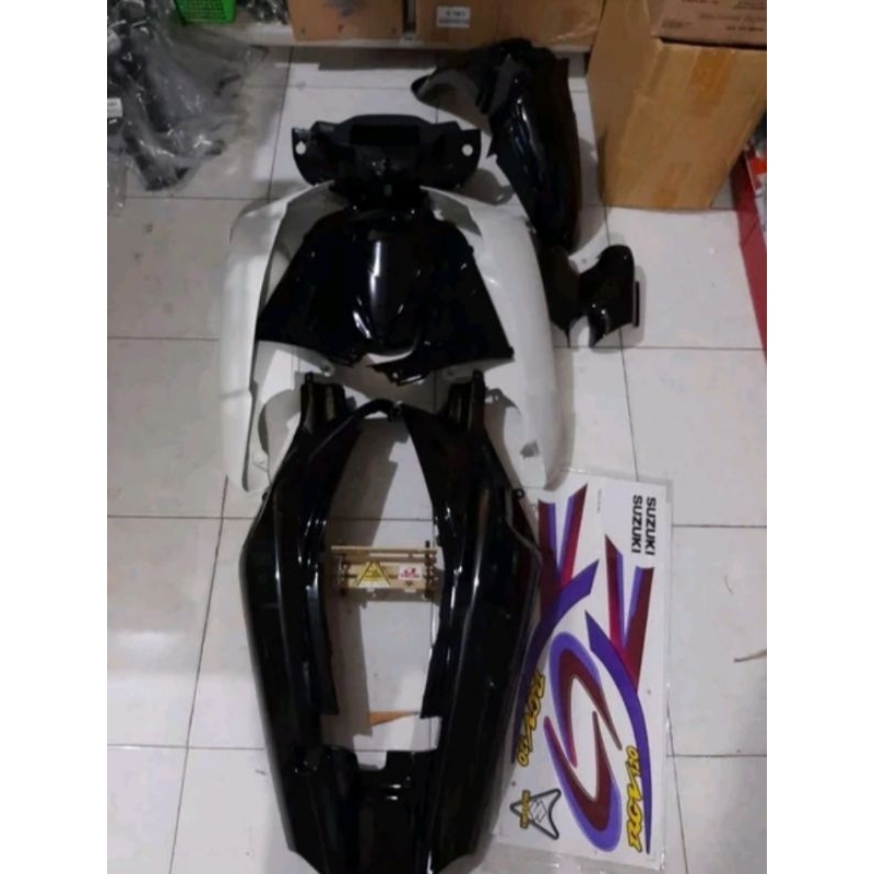 Suzuki RGV 120 body set cover set cover motor cover plastik warna hitam