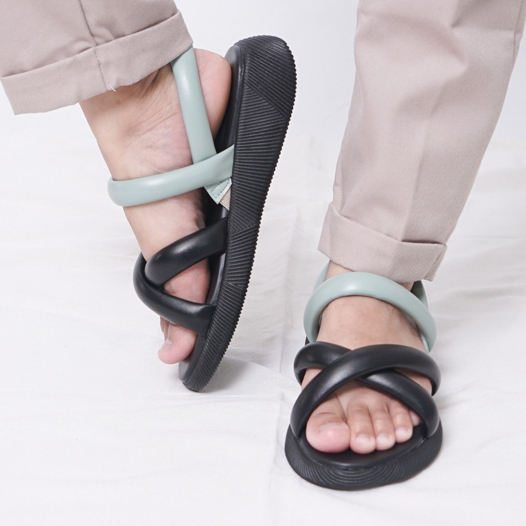 SARASARA YUK - LUCY Sepatu Sandal Anak Perempuan Wedges Tinggi 4cm Usia 3 - 10 Tahun Size 31 - 35 Model Silang dua Tali Strap Belakang Hak Sedang Sendal Gunung Cewek 32 33 34 SARA SARA Warna All Kekinian Terbaru Shoes Ori Original Mall Official Store