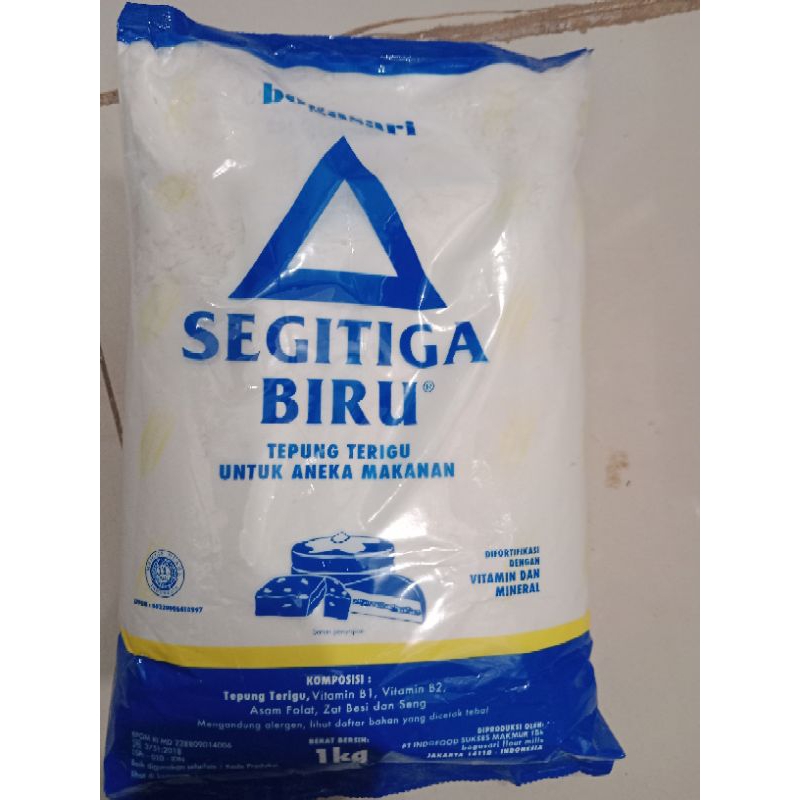 

Tepung Segitiga Biru 1 kg