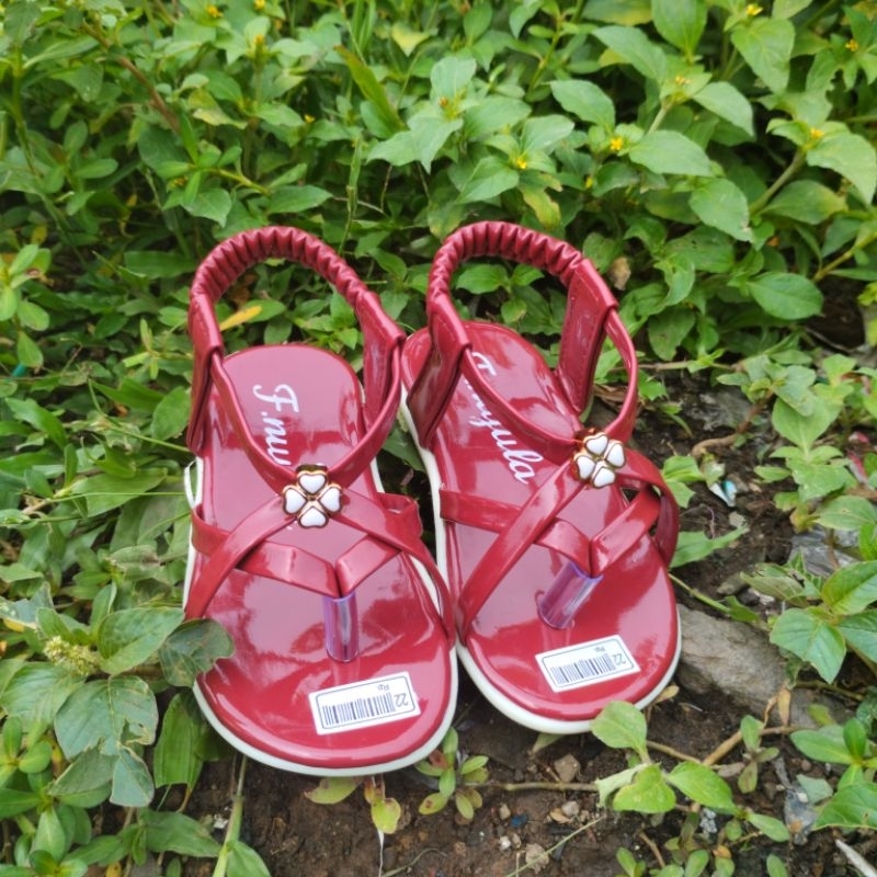 khainuna sandal Kerancang anak bunga glossy size 22-25