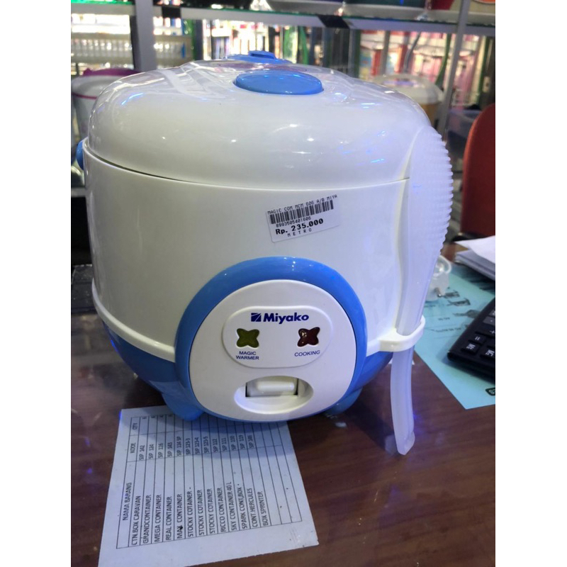 Magic Com Miyako 1/2 Kg