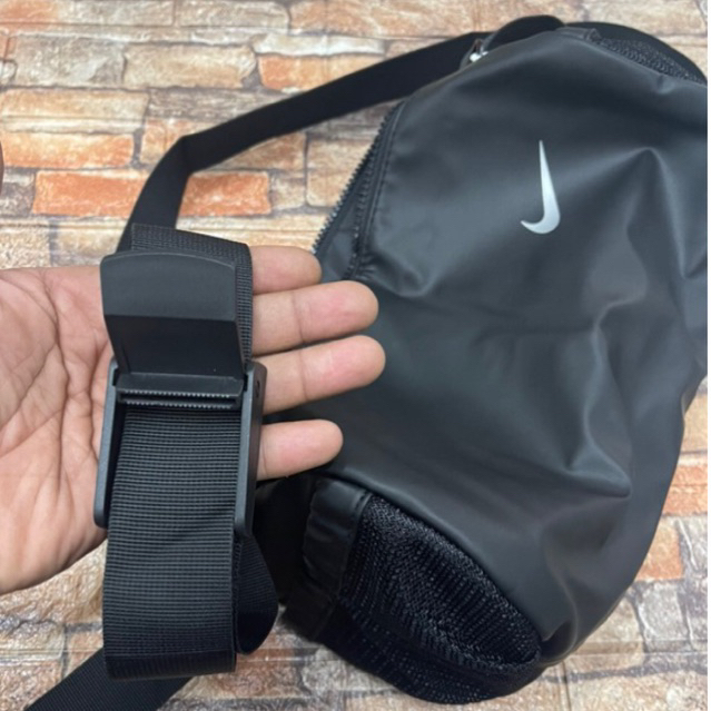 Selempang Slingbag smallee Pria Gym atas Crossbody Tas Selempang Waterproof Kebungaran Olahraga Anti Air