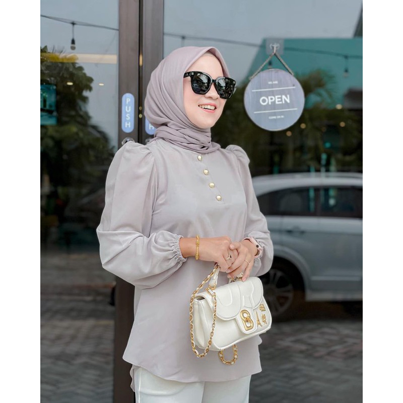 Audy Blouse Puffy by Aps.clo