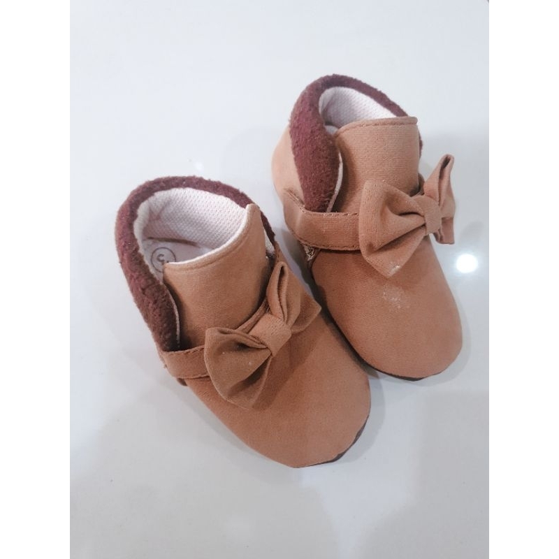 Sepatu Anak Perempuan Boots Cokelat (Preloved)