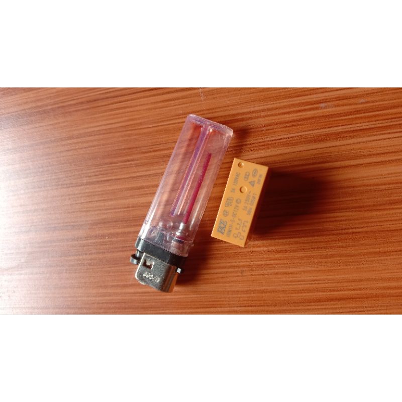 Relay 12 volt kaki 8 besar