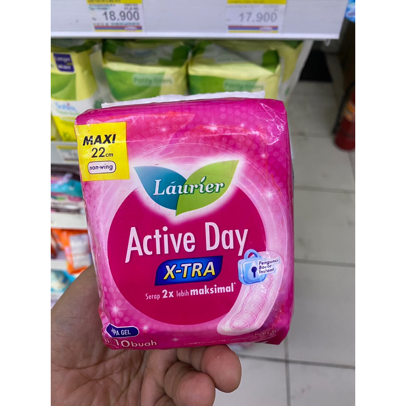 PEMBALUT LAURIER ACTIVE DAY 22cm EXTRA MAXY non wing MURAH