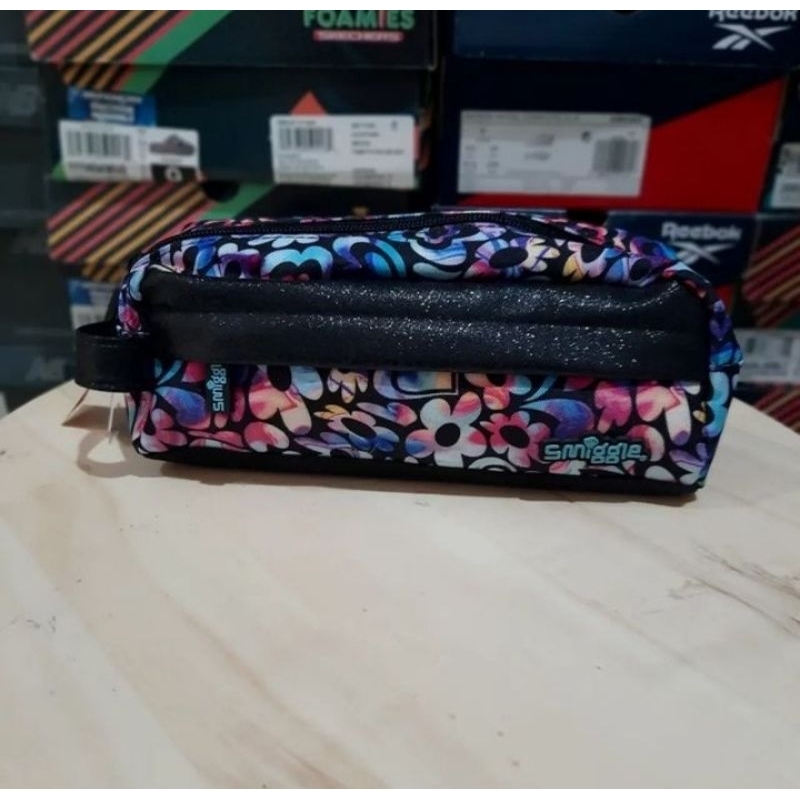 

Tempat Pensil Smiggle