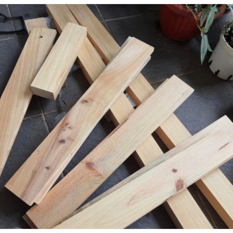 Kayu Pinus Baru bukan bekas palet