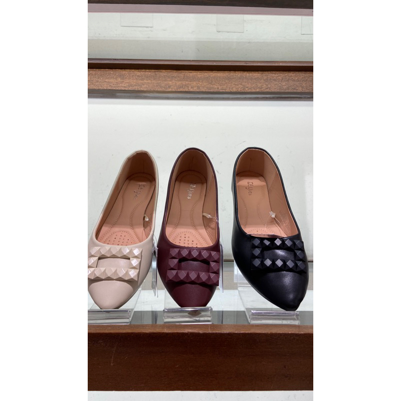 Flat Shoes Wanita St.yves
