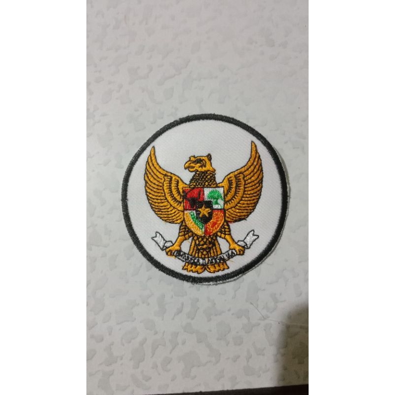 logo bordir Garuda bulat