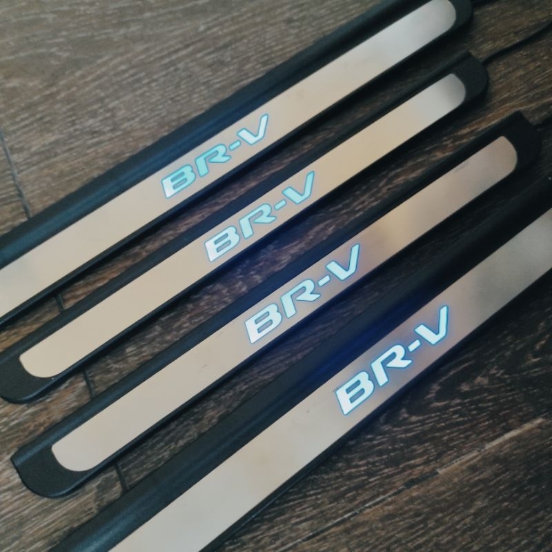 sill plate samping pintu mobil honda brv BR-V lampu led biru