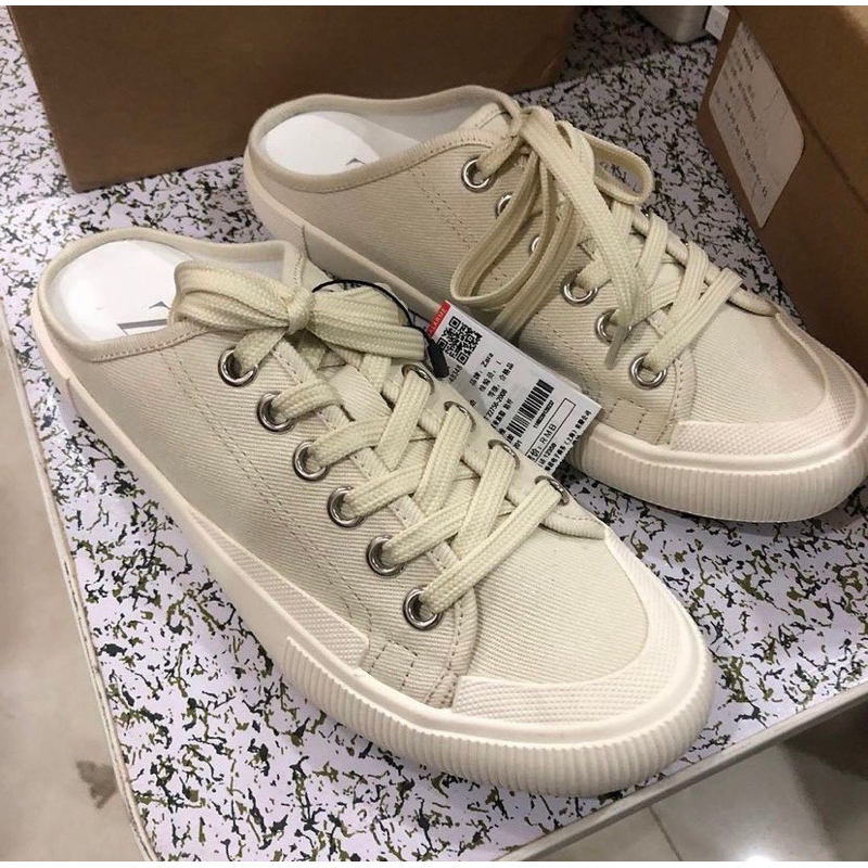 Preloved sepatu sneakers ZARA