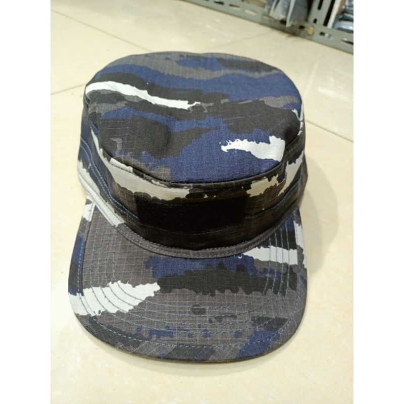 Topi Pet Okinawa Komando