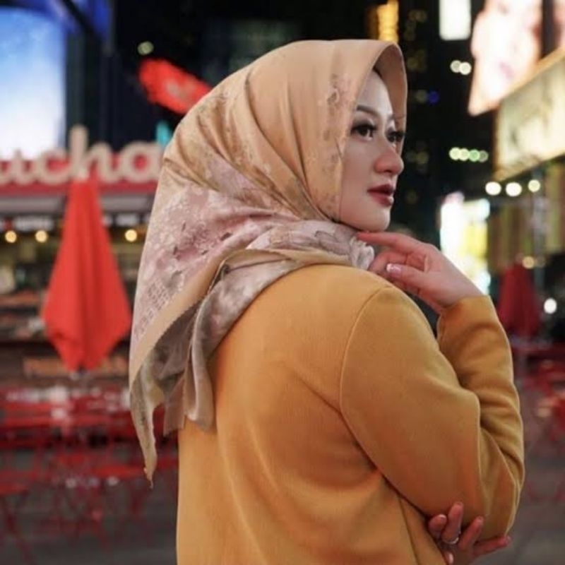 buttonscarves new York 1 yellow