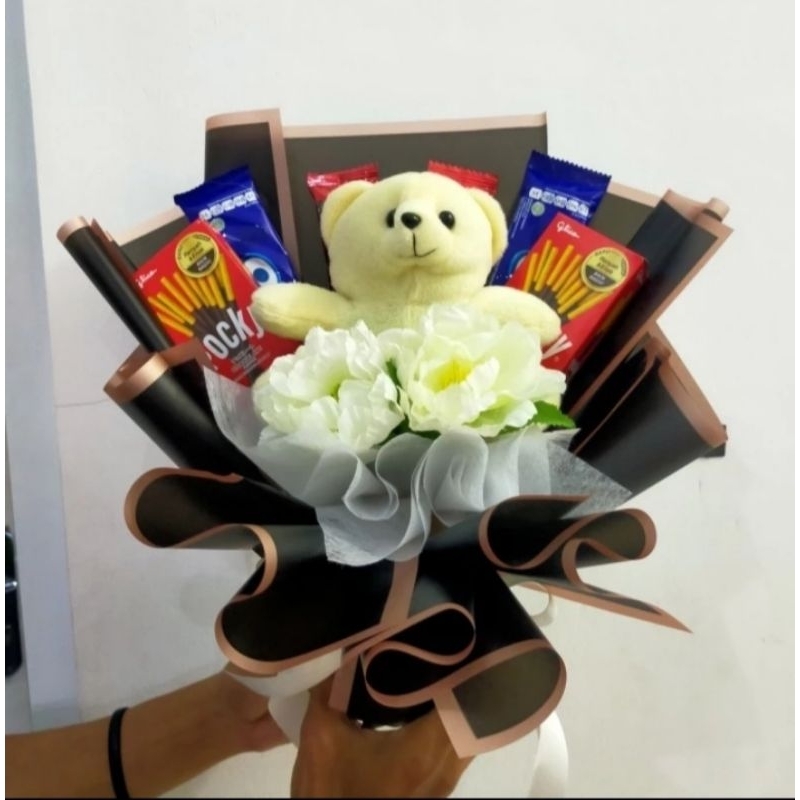 

Buket Snack bouquet wisuda, hand bouquete, bucket ulang tahun, makanan