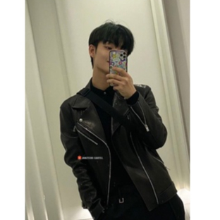 JNK x YURA - Jaket Wanita Crop Top Bahan Semi Kulit Sintetis Viena Faux Synthetic Leather Premium Original 100% Genuine Black Hitam Sedang Motor Style Korea Cewek Terbaru Kekinian Import Dewasa Shirt Jacket Pendek Branded Elegan Vintage Zipper Outer 2023