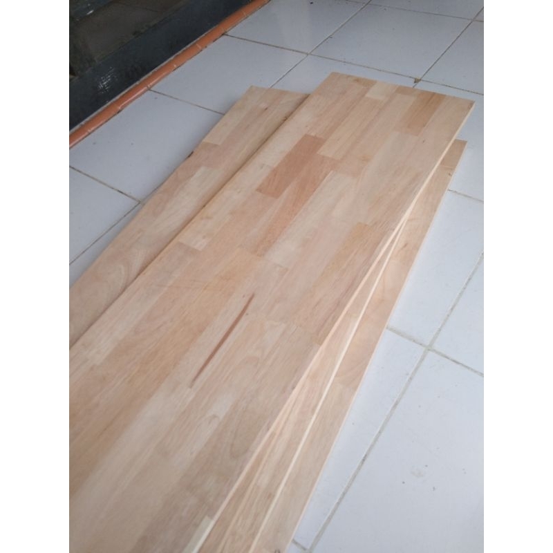 

Papan kayu solid sudah halus lebar 30cm tebal 16mm
