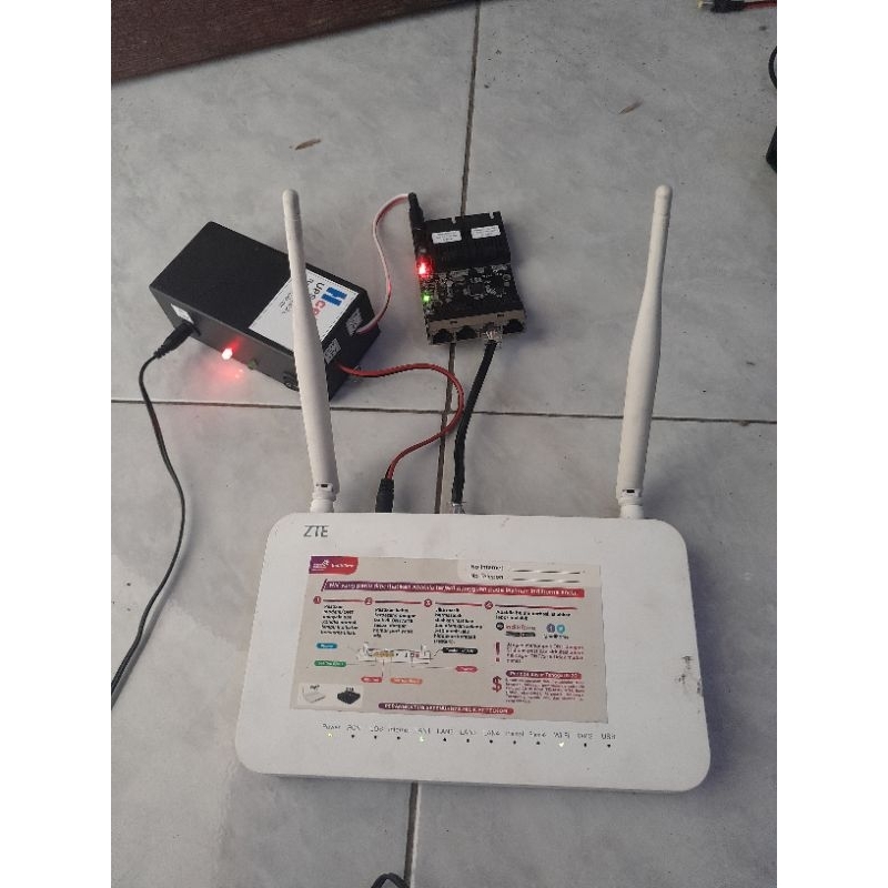 ups mini plus batrei in 12v, 24v out 5v,9v,12v dan 24v 2 amper cocok untuk htb,cctv,router,mikrotik