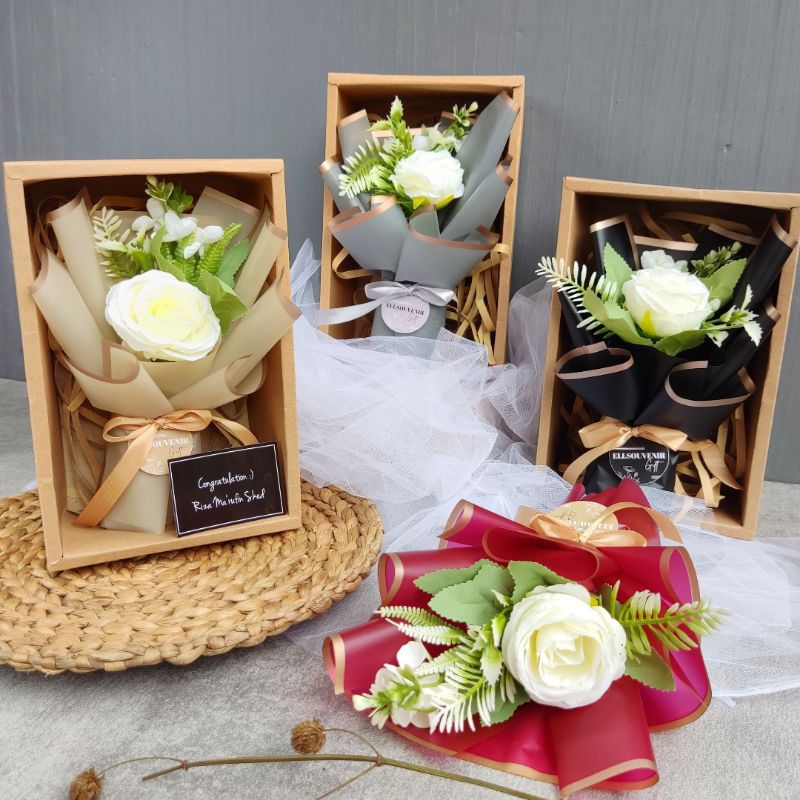 BUCKET BUNGA PALSU / BUNGA BOX / KADO WISUDA CEWEK ELLSOUVENIR