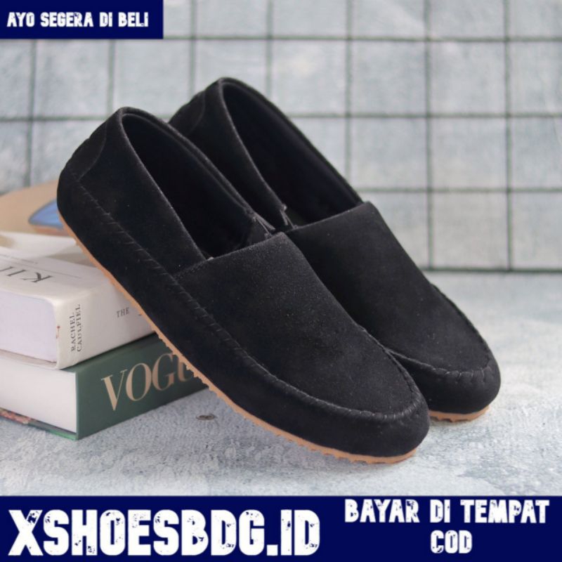 Sepatu Slip On Pria Casual Kulit Suede Sintetis Santai Kerja Kuliah Kantor