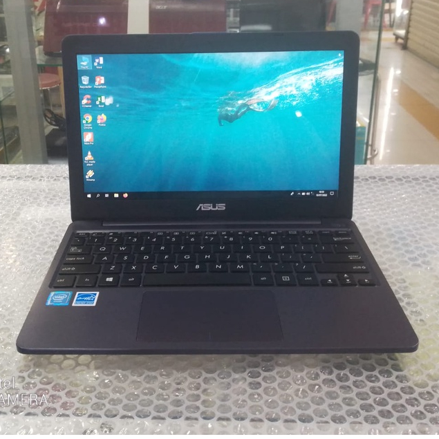 laptop notebook second seken asus e203 fullset termurah bagus mulus seperti baru like new sekolah online kantoran hdd 500 11.6 inci