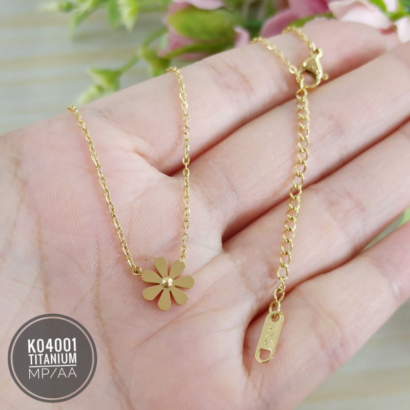 Kalung Titanium bunga daisy Gold K04001