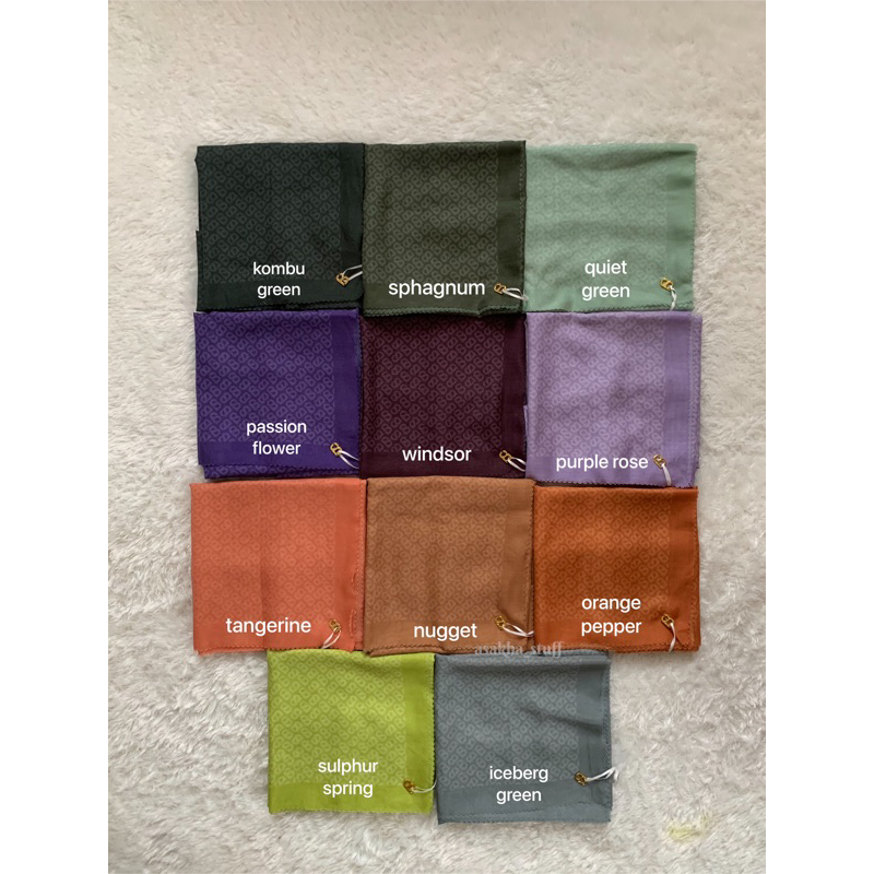 Tapis Square Buttonscarves