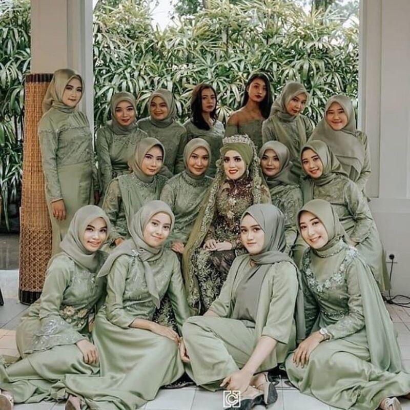 SET KAIN BRISEDESMAID (MAXMARA SILK/ SET SERAGAM BRIDESMAID (BAHAN LEBUT ADEM DAN NGAK KUSUT).