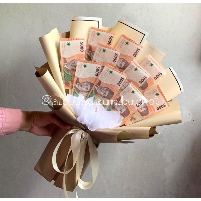 Bucket Murah, Bucket Uang, Bucket Wisuda