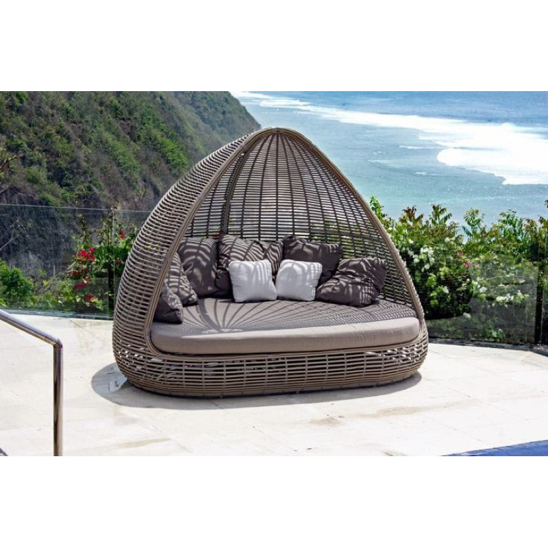 Gazebo rotan outdoor full bantalan deybed rotan sintetis modern