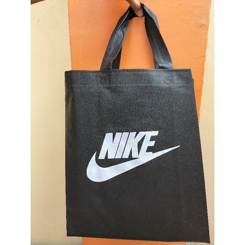 KADO HADIAH TAS GOODIE BAG UNTUK KARDUS BOX SEPATU SNEAKER VANS SOVENIR BELANJA