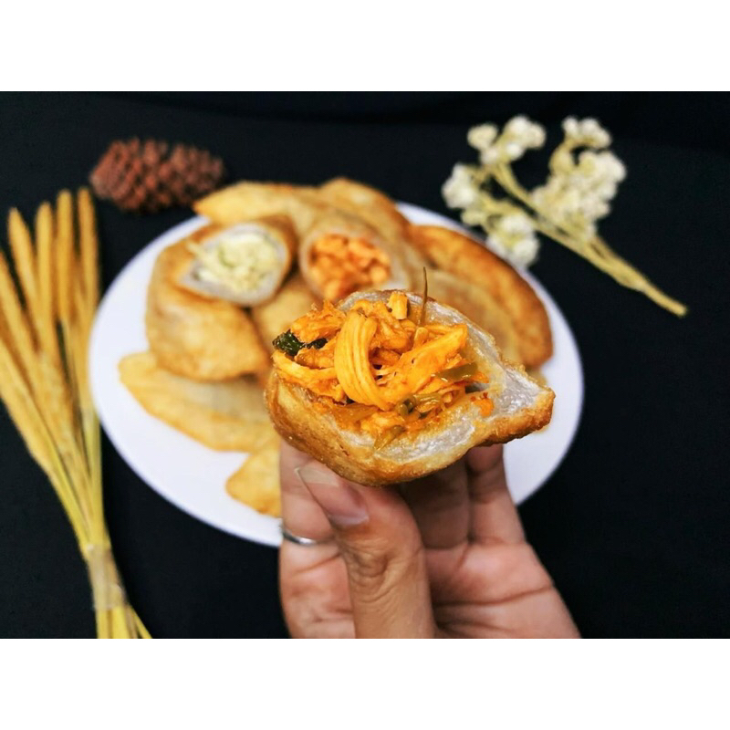 

cireng isi ayam pedas