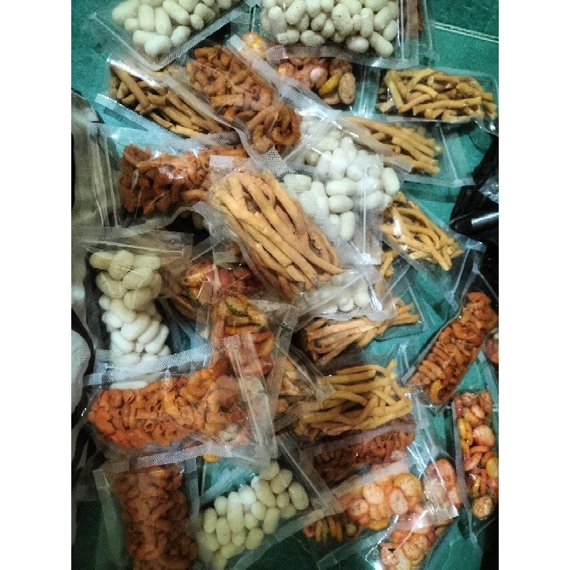 

Krupuk Cemilan Snack Pedas Manis Gurih