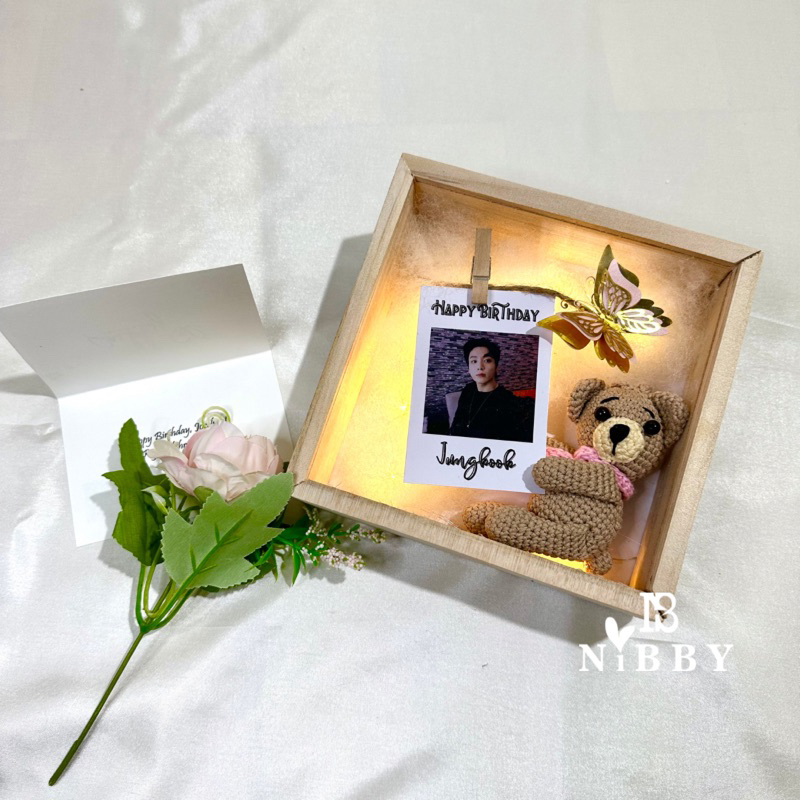 BTS FRAME LED 3D Birthday Gift Graduation Anniversary Kado Ulang tahun Sidang Wisuda Cewek Pacar Pigura Figura LED Akrilik Foto Boneka Polaroid Custom