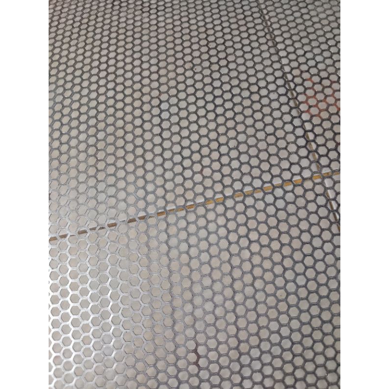 ram grill 55x120  lubang motif segi6