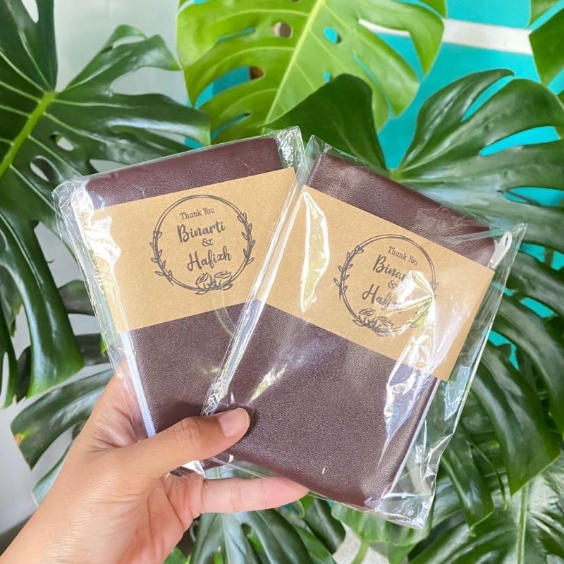 SOUVENIR DOMPET KOIN PERNIKAHAN KHITAN ULTAH TERMURAH BAHAN KULIT SISTESIS PACK THANKS CARD COKLAT+ PLASTIK 8x14